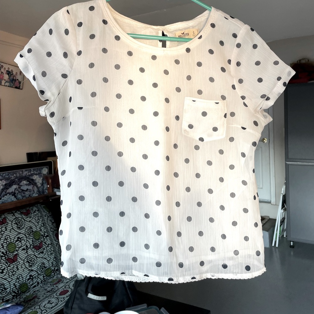 White and blue polka dot tee